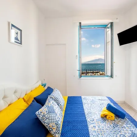 Holiday home Suitevesuvio
