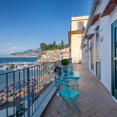 Suitevesuvio * Σορέντο